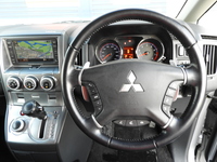 三菱 デリカD：5 2.4 G プレミアム 4WD