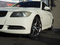 BMW 3シリーズ 320I　