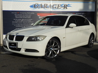 BMW 3シリーズ 320I　