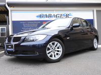 BMW 3シリーズ 320i