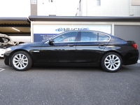BMW 5シリーズ 528i