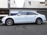 アウディ A8 4.0TFSIクワトロ