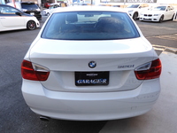 BMW 3シリーズ 320i