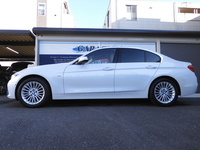 BMW 3シリーズ 320d ラグジュアリー